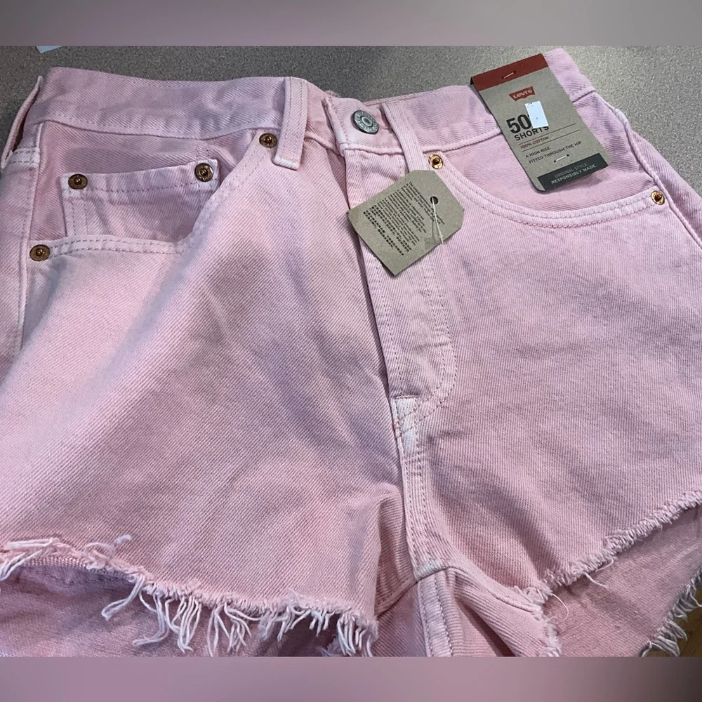 NWT Levi’s 501 High Rise Pink Denim Shorts Size 26 - Picture 8 of 8